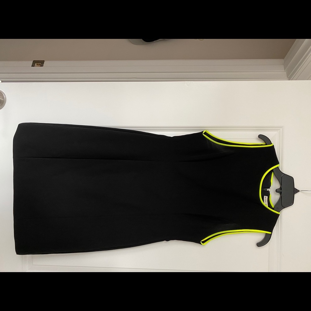 Alice + Olivia Black Dress, yellow piping Size  6